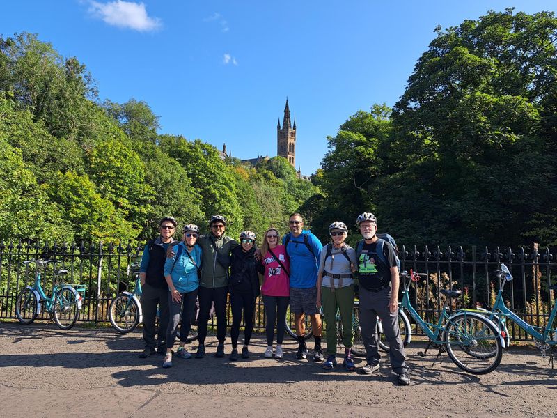 Billet Visite à vélo de Glasgow : la ville, les espaces verts et les ponts sur la Clyde