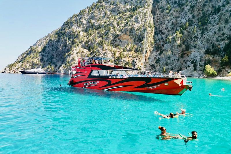 Billet Bateau rapide pour Symi avec arrêt baignade à la baie Saint Georges au départ de Rhodes