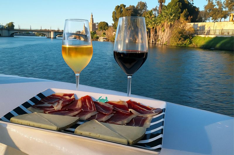 Billet Croisière en yacht sur le Guadalquivir avec boisson et tapas