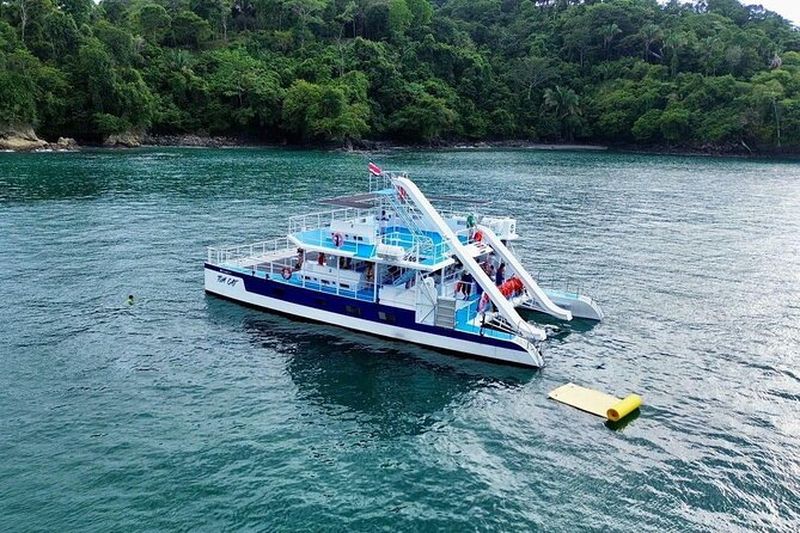 Billet Croisière en catamaran avec plongée libre le long de la côte de Manuel Antonio depuis Quepos