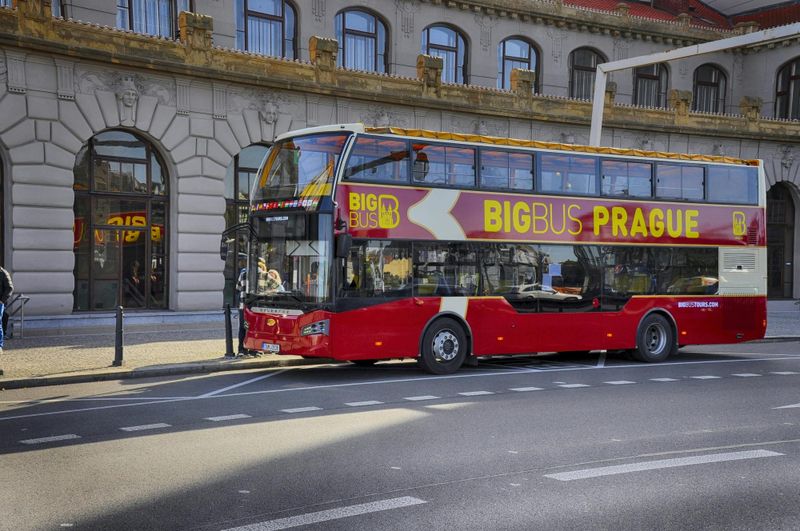 Billet Circuit en Big Bus à arrêts multiples à Prague avec croisière fluviale en option