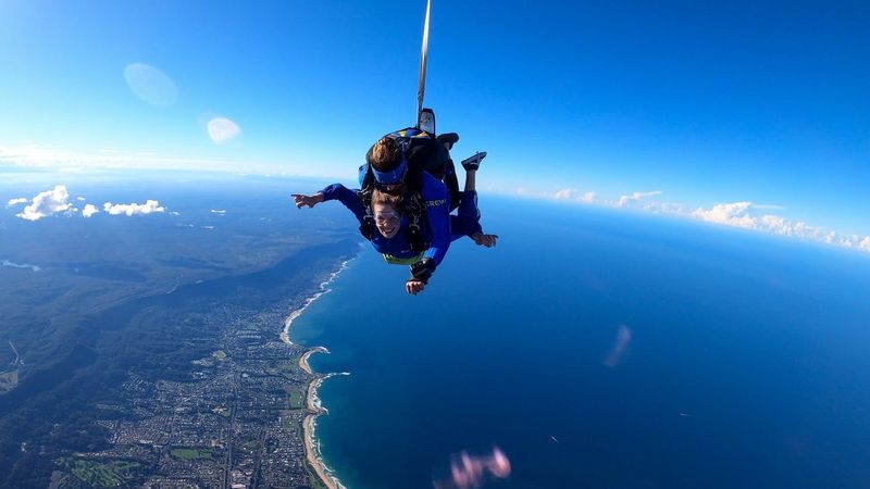 Billet Saut en parachute à Wollongong de 15 000 pieds pendant le week-end avec transfert depuis Sydney