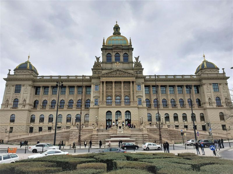 Billet Visite du musée national de Prague avec billet coupe-file