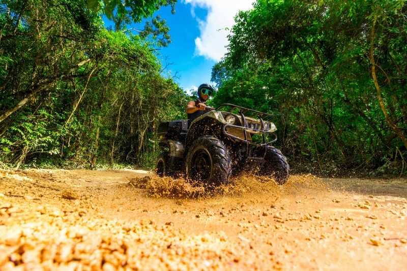 Billet Aventure dans la jungle avec quad, tyrolienne, cénote et dégustation de tequila