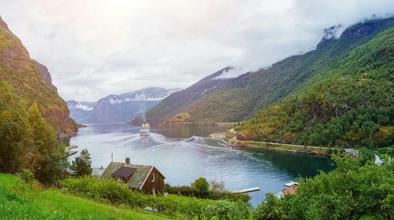 Billet Voyage aller-retour autoguidé de Bergen au Sognefjord avec le chemin de fer Flam