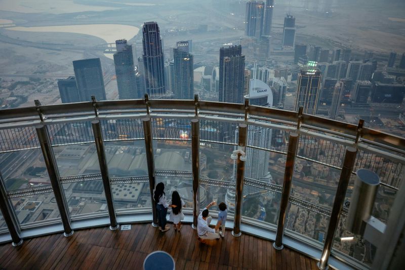 Billet Le Dubaï moderne avec entrée à Burj Khalifa et dégustation de chocolat Dubaï