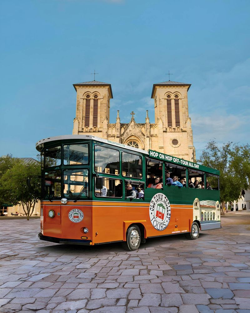 Billet Visite guidée de San Antonio en trolley (Old Town Trolley Hop-On Hop-Off)