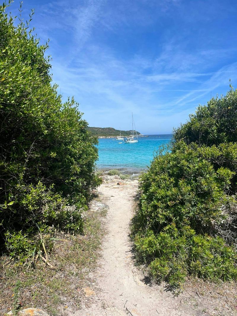 Billet Randonnée côtière sauvage autoguidée à Saint-Florent avec prise en charge