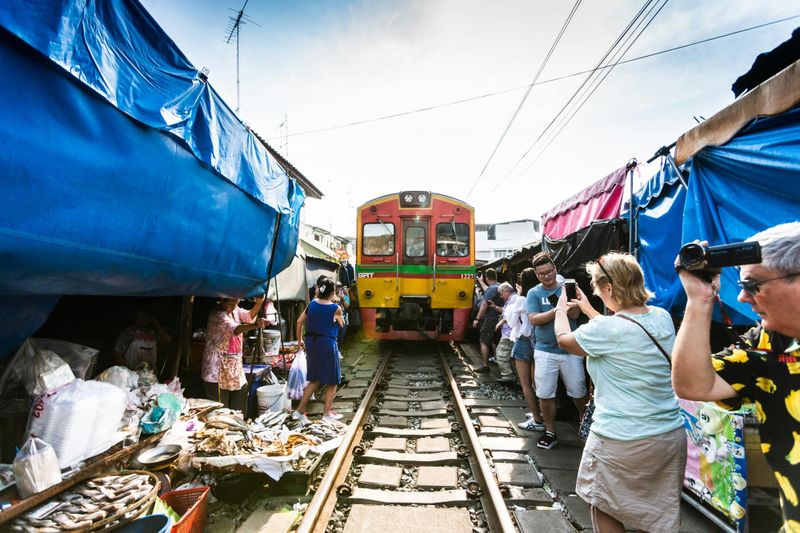 Billet Visite du marché ferroviaire et du marché flottant d'Amphawa au départ de Bangkok