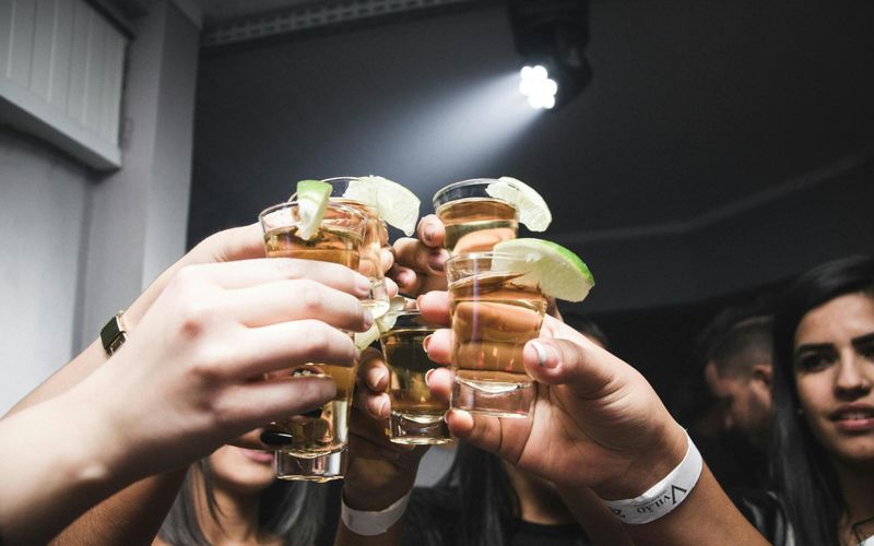 Billet Expérience de la vie nocturne à Berlin avec tournée des bars, entrée dans les clubs et shots.