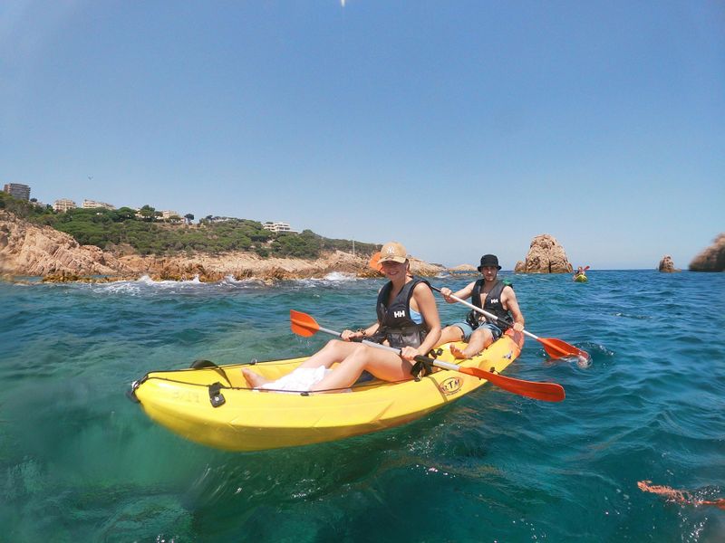 Billet Excursion d'une journée en kayak et tuba sur la Costa Brava au départ de Barcelone