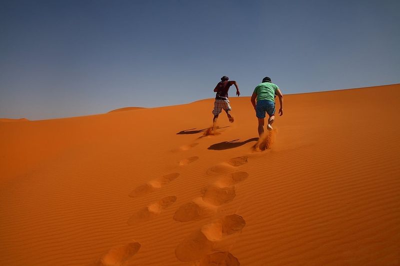 Billet Aventure dans le désert d'Agadir avec planche à voile, promenade à dos de chameau au coucher du soleil et barbecue