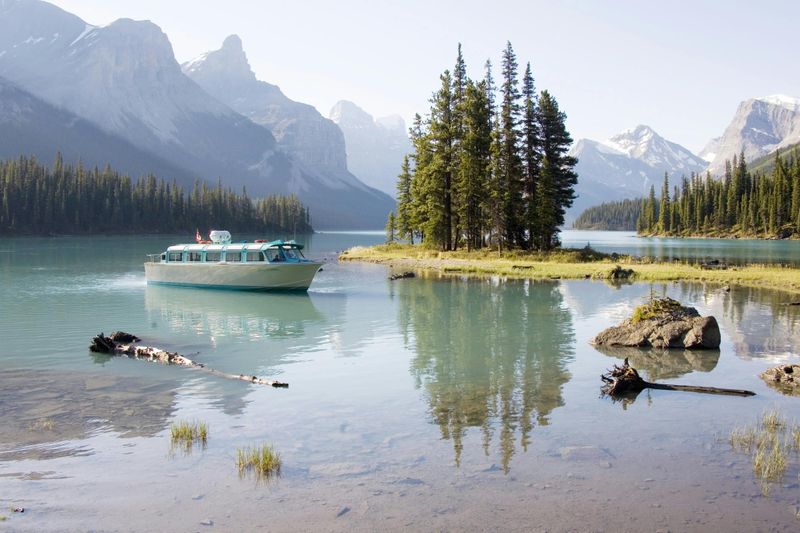 Billet Excursion dans la vallée de la Maligne pour observer la faune et les cascades avec croisière