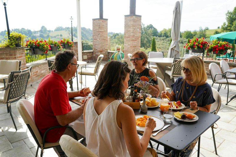 Billet Visite de la cave à vin et du domaine viticole avec dégustations et brunch de Bologne