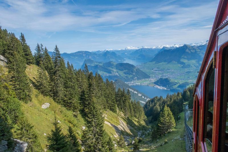 Billet Croisière sur le lac des Quatre-Cantons et excursion privée d'une journée au mont Pilate au départ de Bâle