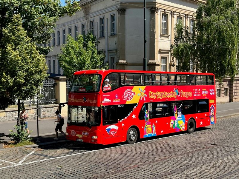 Billet Visite guidée de Prague en autobus (City Sightseeing) avec visite optionnelle en bateau