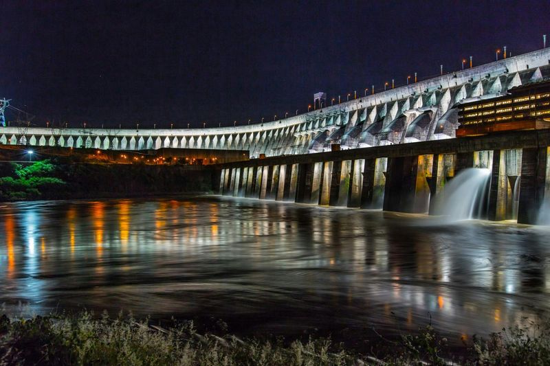 Billet Visite guidée en soirée des lumières du barrage d'Itaipu