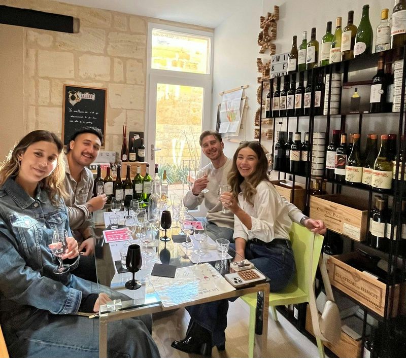 Billet Cours d'œnologie de Bordeaux avec dégustation de 6 vins et accords mets et vins