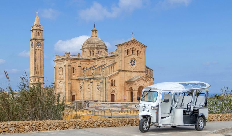 Billet Visite en petit groupe de Gozo en tuk-tuk