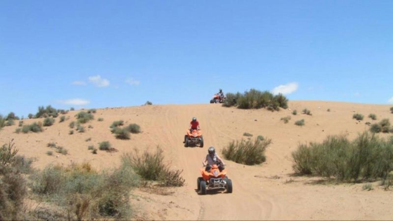 Billet Aventure en quad dans le désert d'Agafay avec dégustation de thé depuis Marrakech