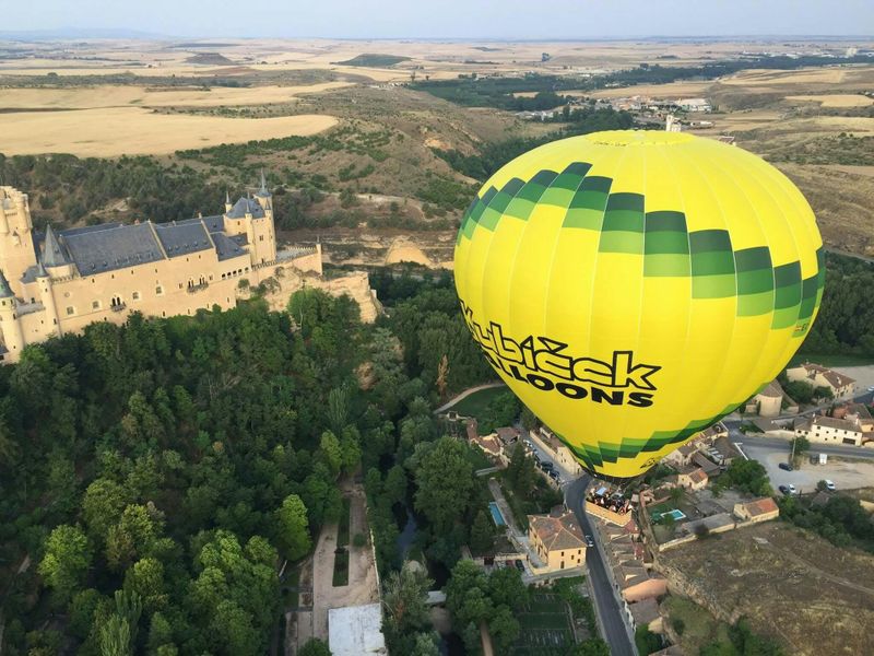 Billet Vol en montgolfière à Ségovie avec transfert depuis Madrid