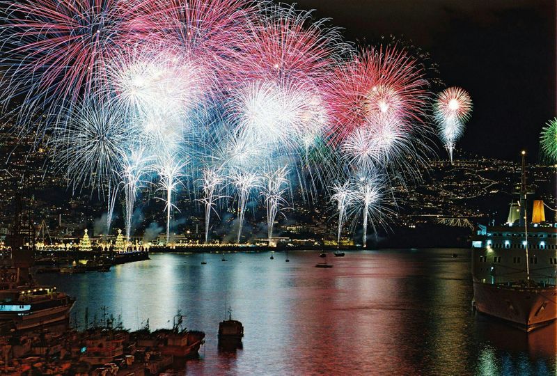 Billet Feux d'artifice du festival atlantique de Madère à bord du Living Sea