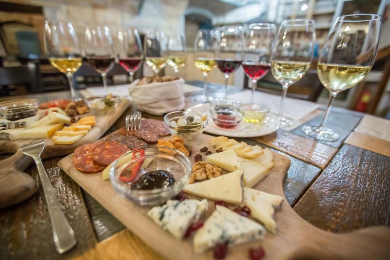 Billet Dégustation de vins, fromages et charcuterie à Budapest