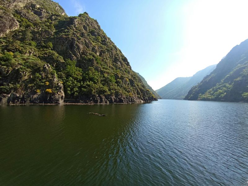 Billet Excursion guidée d'une journée à Ribeira Sacra et Ourense avec croisière fluviale