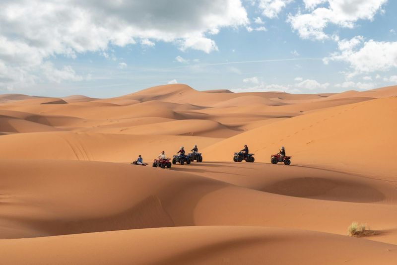 Billet Randonnée en quad dans les dunes du Sahara avec balade à dos de chameau au coucher du soleil et barbecue