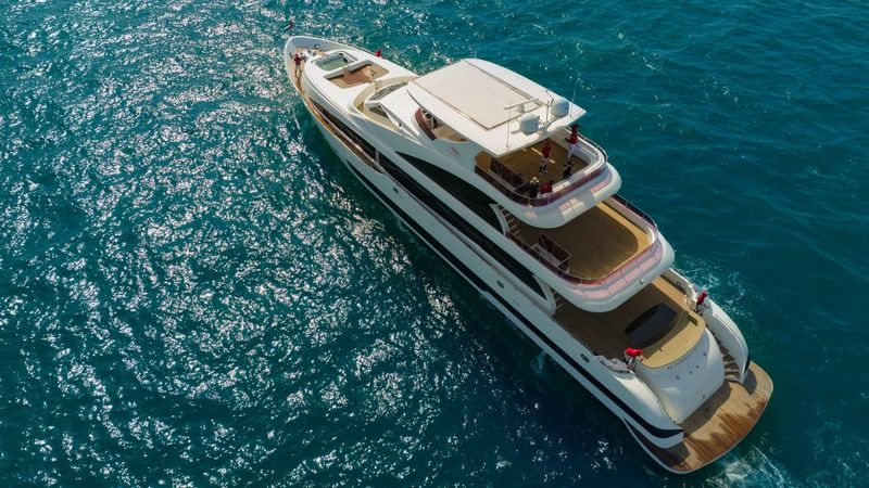 Billet Le super yacht du port de Dubaï avec DJ en direct