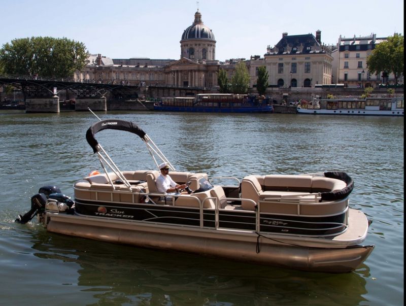 Billet Location de bateau - Suntracker Party barge (Motorboat)