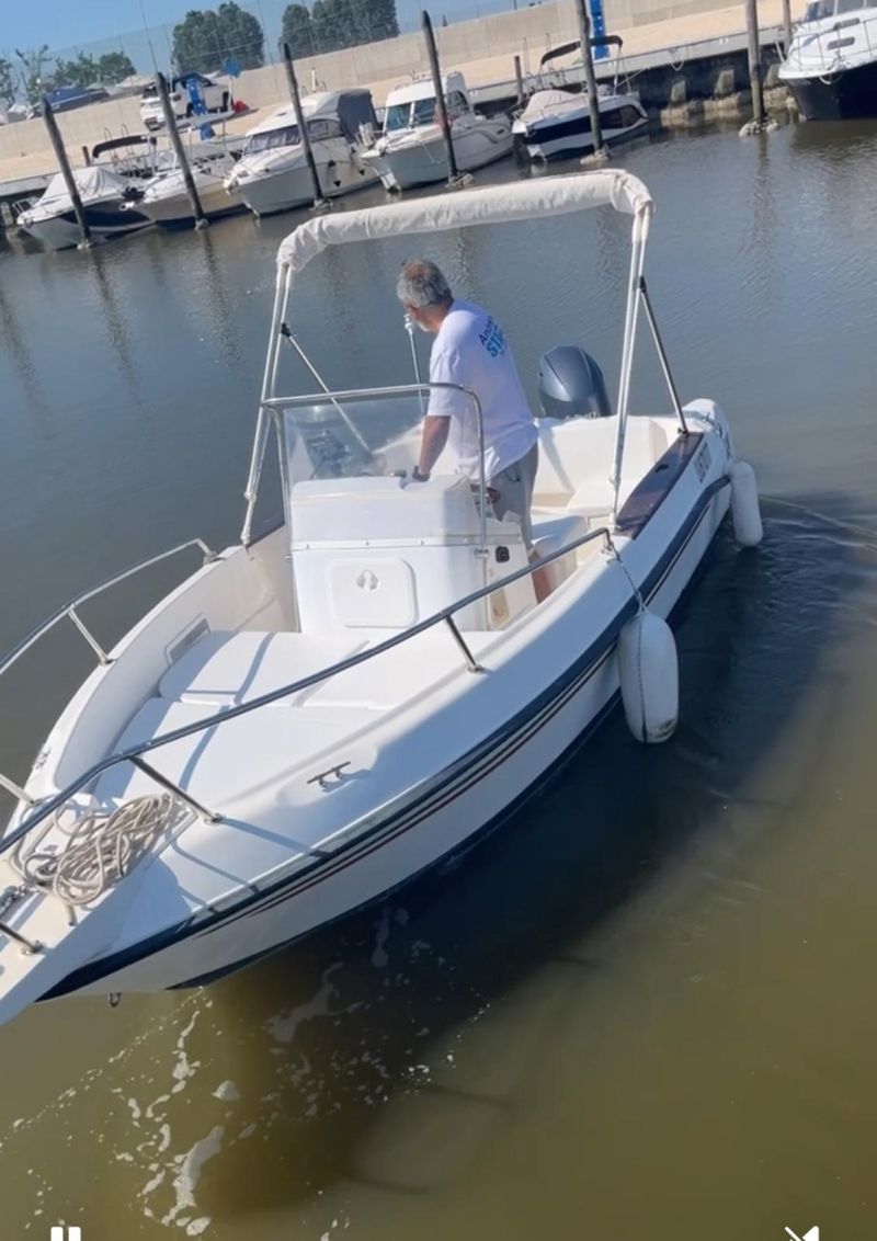 Billet Location de bateau - Elan 17 CC (Motorboat)