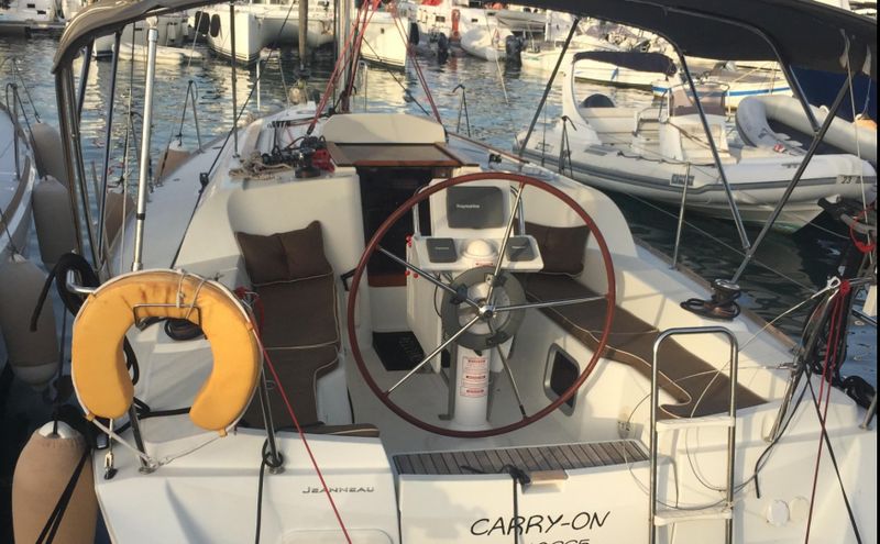 Billet Location de bateau - Jeanneau Sun Odyssey 33i (Sailboat)