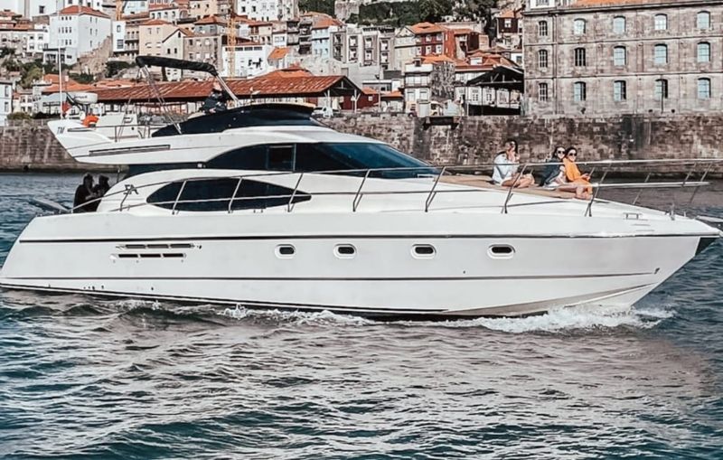 Billet Location de bateau - Azimut 50 Fly (Motorboat)