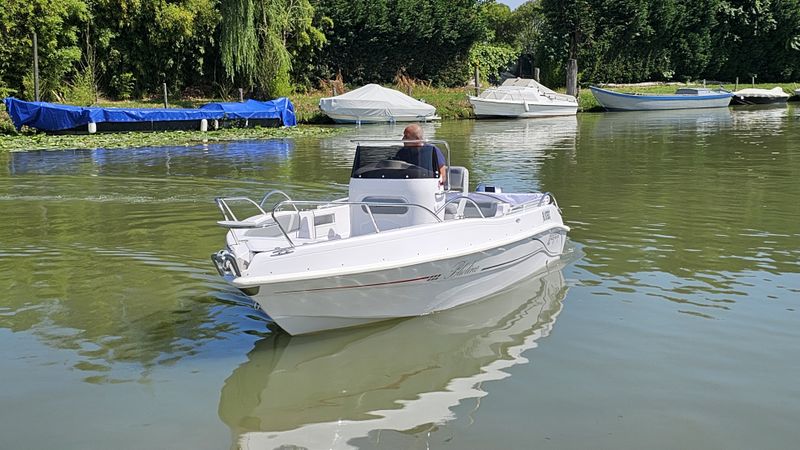 Billet Location de bateau - Bluline 19 Ft Open (Motorboat)