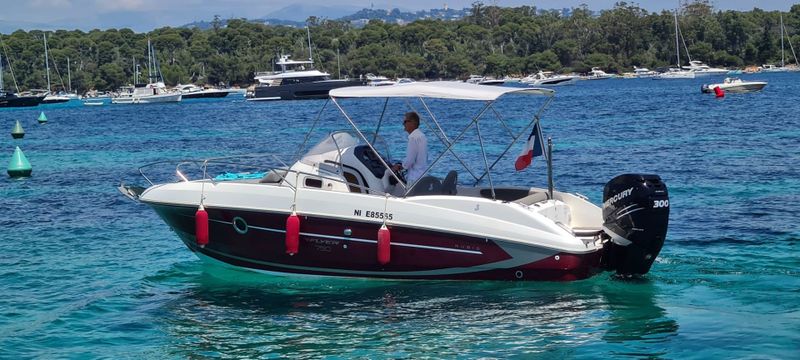 Billet Location de bateau - Bénéteau Flyer 750 Sun Deck Rubis (Motorboat)