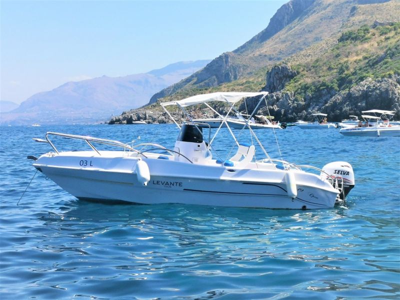 Billet Location de bateau - Bluline 19 Ft Open (Motorboat)