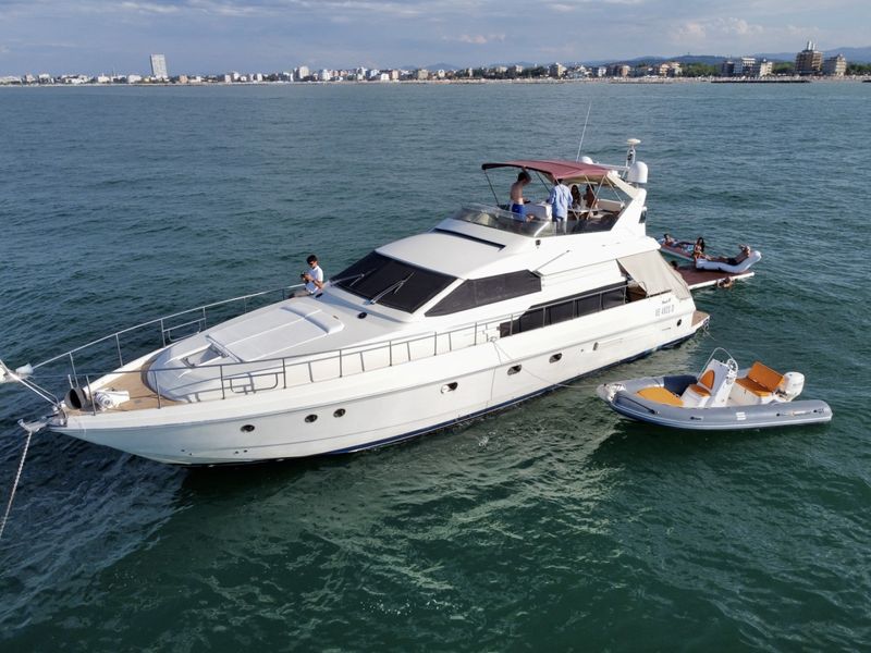 Billet Location de bateau - Mochi 18 (Yacht)