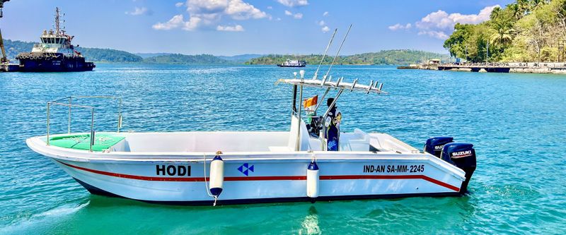 Billet Location de bateau - AquaInd 30F180 (Motorboat)