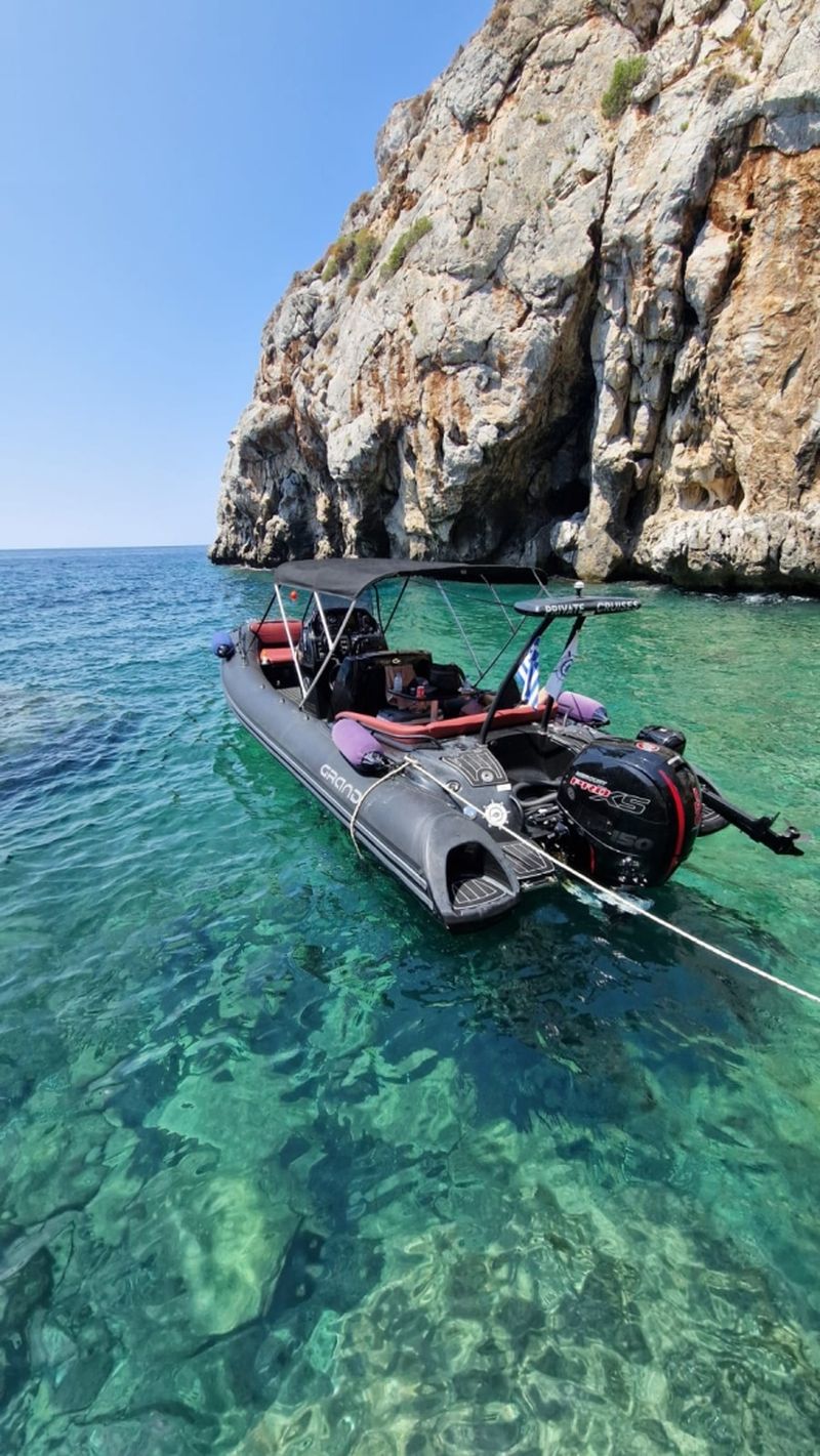 Billet Location de bateau - Grand Boats Golden Line G650LF (Semi-rigid)