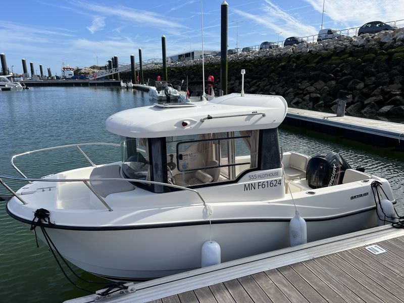 Billet Location de bateau - Quicksilver Captur 555 Pilothouse (Motorboat)