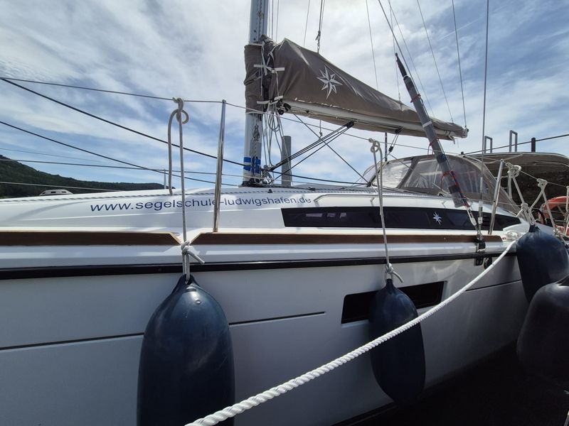 Billet Location de bateau - SunOdyssey 349 (Sailboat)