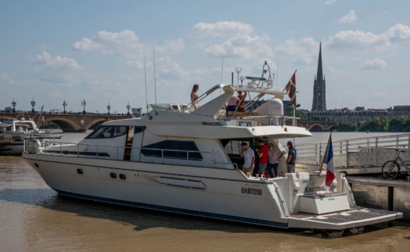 Billet Location de bateau - Guy Couach 1900 (Yacht)