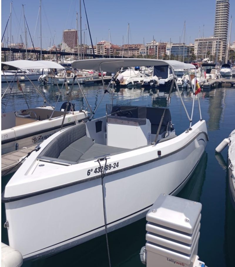 Billet Location de bateau - Astillero Fernández Hidalgo Crimat Silver 560 (Motorboat)