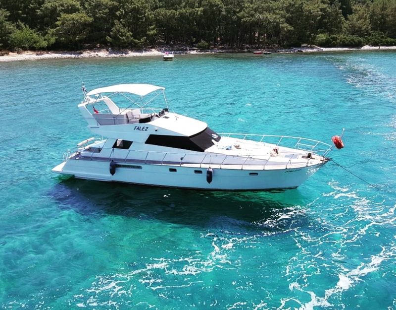 Billet Location de bateau - Local Production 92 (Motorboat)