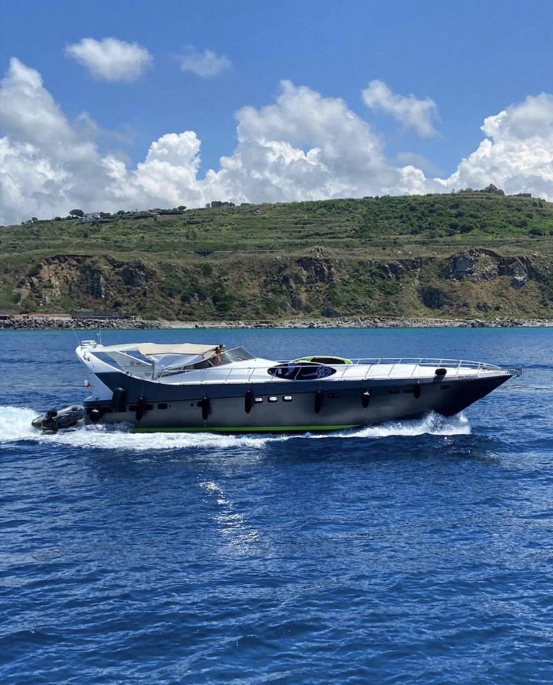 Billet Location de bateau - Mangusta 65 (Yacht)