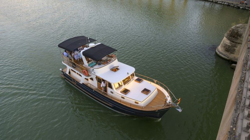 Billet Location de bateau - marine corp Trawler 14 (Motorboat)