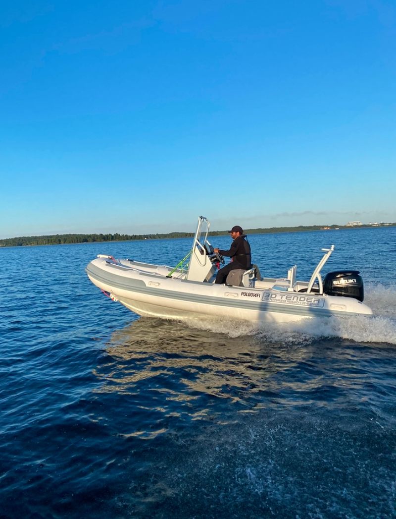 Billet Location de bateau - 3D Tender Nividic 550 (Semi-rigid)