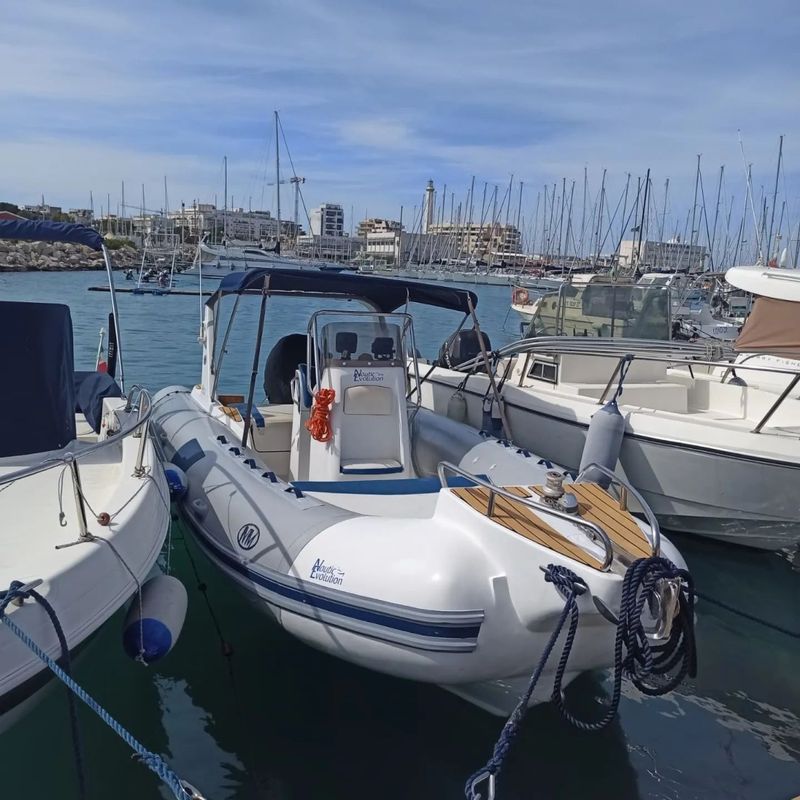Billet Location de bateau - Novamarine 667 top (Semi-rigid)