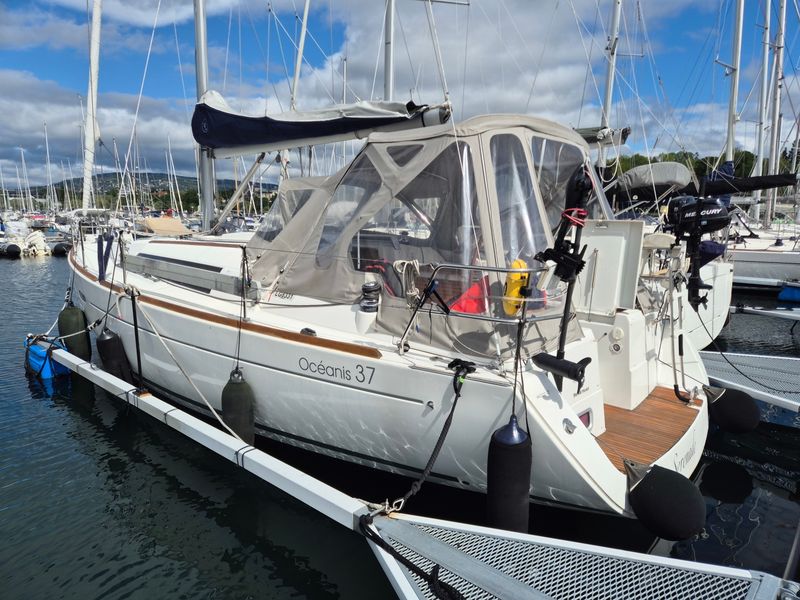 Billet Location de bateau - Bénéteau Oceanis 37 (Sailboat)